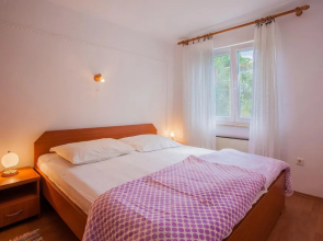 Nice Apartment in Cres With 2 Bedrooms and Wifi