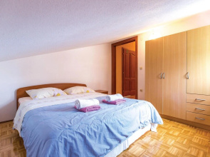 Nice Home in Makarska With Wifi and 1 Bedrooms