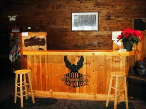 Hiawatha Lodge Inn