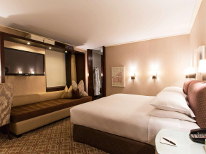 City Club Hotel