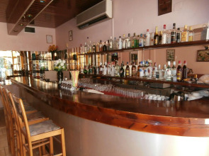 River Studios & Apartments