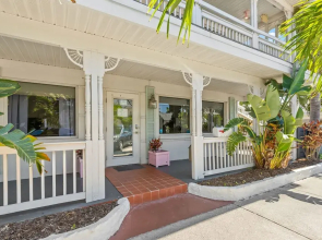 Cabana Condo Heated Pool, Steps to the Beach!