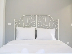 Modern Flat w Garden 5 min to Beach in Milas