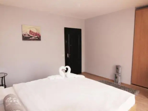 Domino 2BD Apartment Unirii Square