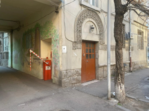 Apartment 52