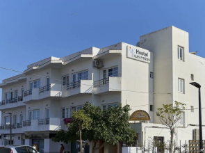 Hostal Illes Pitiüses