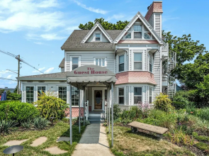Yelton Manor Bed & Breakfast