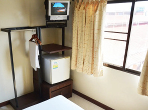 Rambuttri Village Inn & Plaza