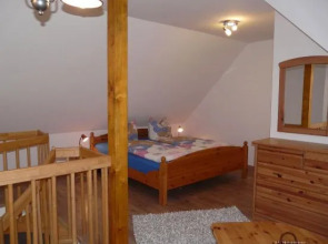 Grüne Oase Mit Pool