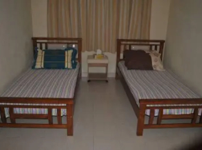 Travel Lodge Surf Break