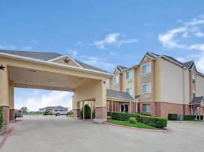 Quality Inn & Suites North Mesquite I-30