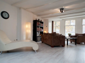 Lijnbaan Canal View Apartment