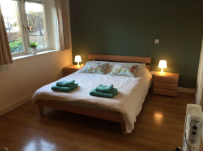 Bradogue Court Apartment
