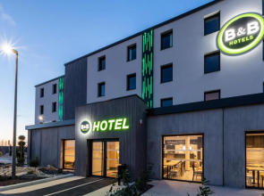 B&B HOTEL Troyes Magasins d'usine
