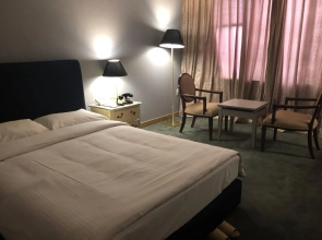 Queen Vell Hotel