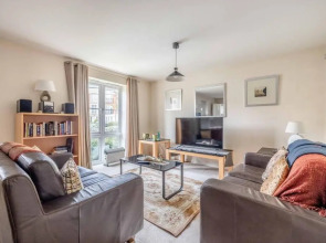 Cosy 2 Bed 2 Bath Central Windsor & Parking