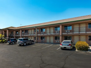 Edgewater Inn Reedley