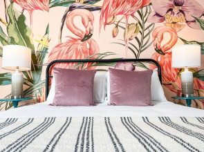 Havana ooh na na Two Story Apartment