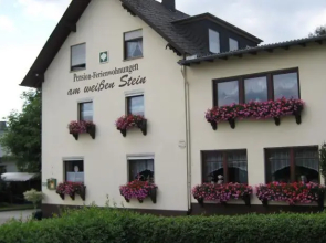 Pension Und Ferienwohnungen Am weien Stein