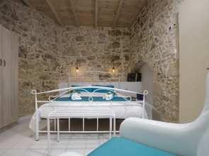 Trigono Holiday House