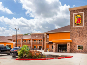 Super 8 by Wyndham Houston Northwest Cypress