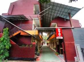 OYO 1720 A2b Residence