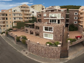 Contessa Apartments