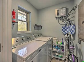 Updated Royal Retreat on 5 Acres: 'hidden Creek'