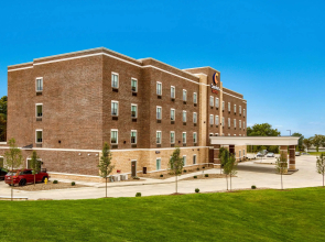 Comfort Suites Wooster near University Campus