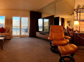 Holiday Surf And Racquet Club 403 1 Bedroom Condo by Redawning