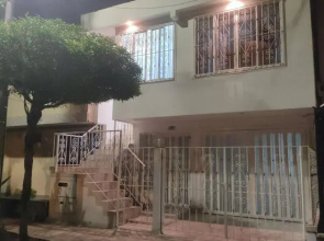 Agradable apto independiente con tres cuartos y capacidad para 5 personas, equipada para una agradable estadia