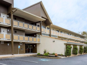 Days Inn by Wyndham Harrisburg North