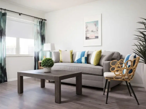 Deluxe King Condo Updated Suite by the Beach!