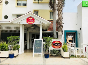 Coral Suites Beach Club & Spa