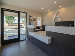 Motel 6 Tustin, CA – Orange County