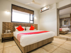 OYO 35932 Hotel Gurukrupa Residency