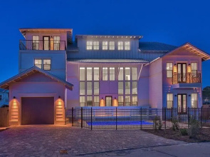 Looking Glass 5 Bedroom Holiday Home by Five Star Properties