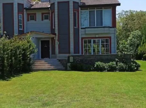 Ekşi̇ House