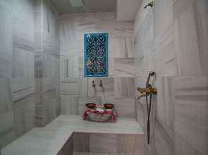 Seraglio Hotel & Suites