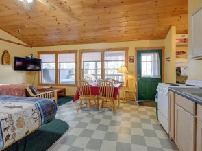 Pet-friendly Smoky Mountain Cabin: Hunt & Fish!