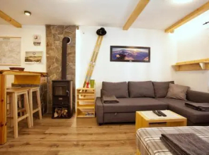 Hostgost at Čupino Sokače