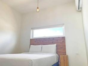 Lovely One Bedroom Apartment w Amazing Location