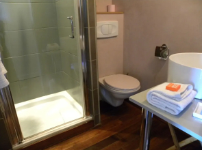 Hotel La Bastie D'Urfe