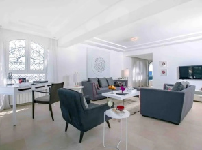 Flowers Apartment