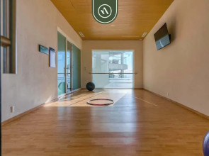 Luxury Oceanfront Studio - Beach - Pools - Gym
