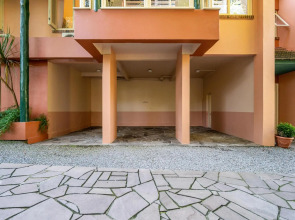 Apartamento Bela Floresta Gramado-RS Sossego na NATUREZA! Ótima LOCALIZAÇÃO LAGONegro 500m - com LAREIRA - 02 Quartos para FAMILIA em CONDOMINIO FECHAD0, cozinha completa com GARAGEM e portaria 24h - PETFRIENDLY