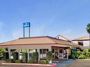 Knights Inn Claremont