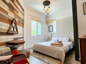 Beautiful Villa Within Easy Distance to Attraction