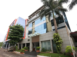 OYO 623 Hotel Suncity Premiere