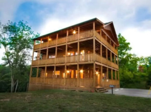 Mountain Lake Lodge 5 Bedrooms 6 Bathrooms Cabin